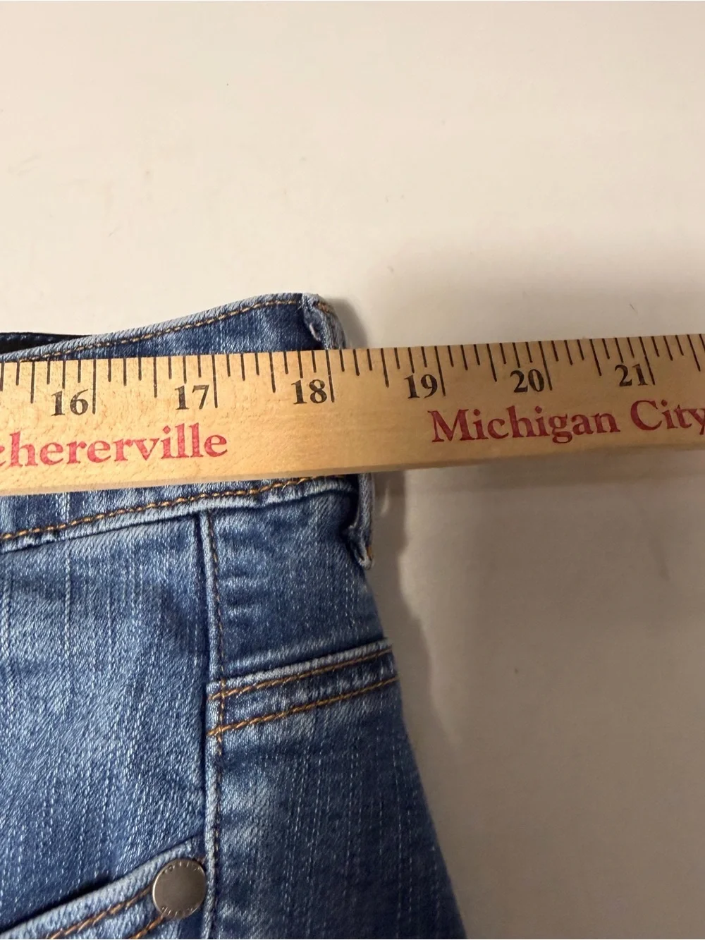 torrid 18 Medium Blue Cropped Bombshell Skinny Jeans